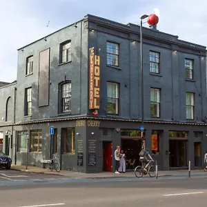 https://the-dirty-liquor-hotel.brighton-hotels-england.com