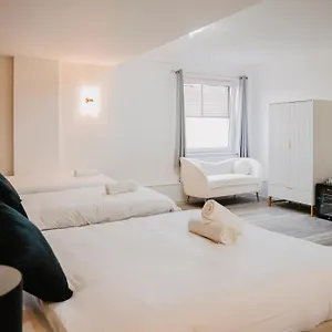 https://wns-skylines-village.brighton-hotels-england.com